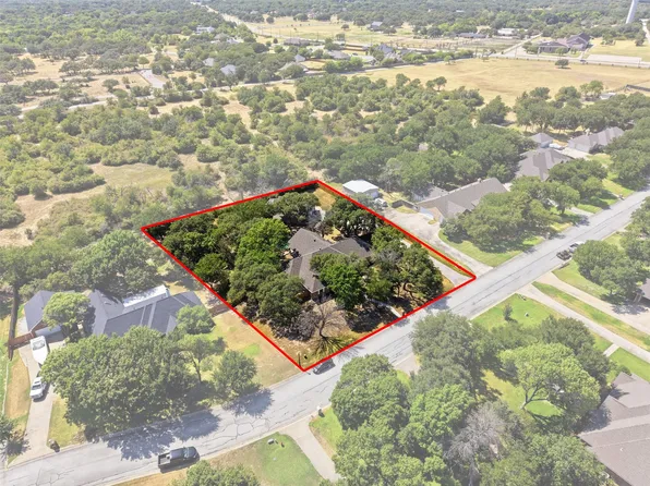 128 Oakwood Ct, Lakeside, TX 76135
