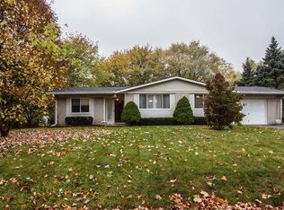 648A Lakeview Dr, Zionsville, IN 46077