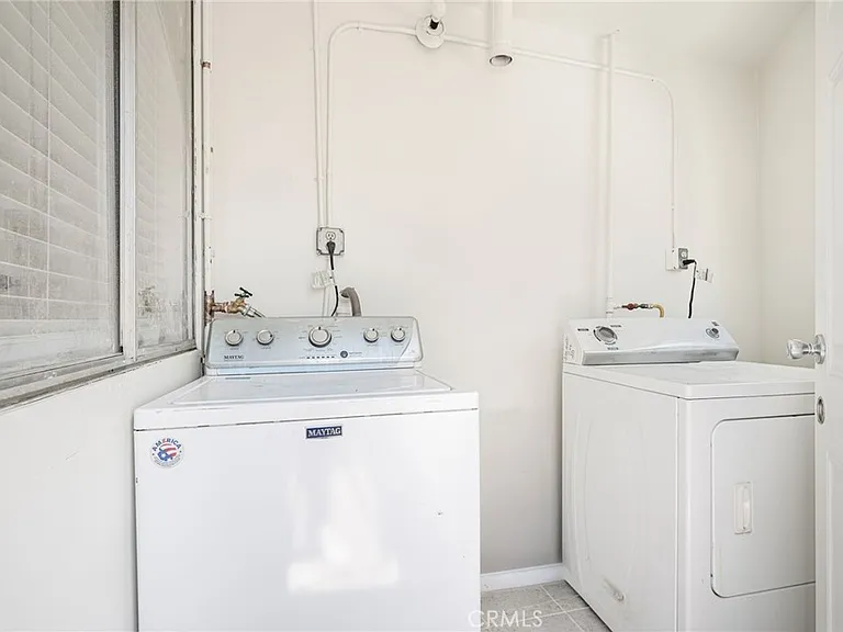 636 NW Pioneer Dr #1 — Photo 21