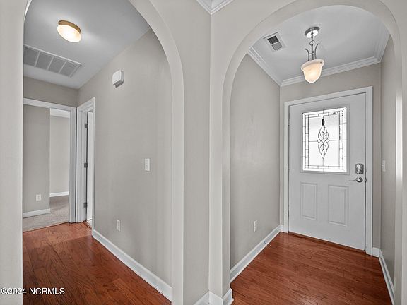 5th image of 418 Blue Pennant Court