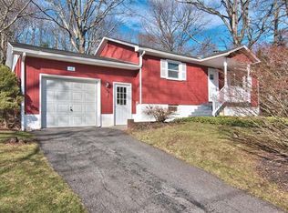 48 Center Ave, Mount Pocono, PA 18344