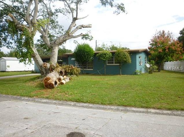 1st image of 303 Poinciana Cir