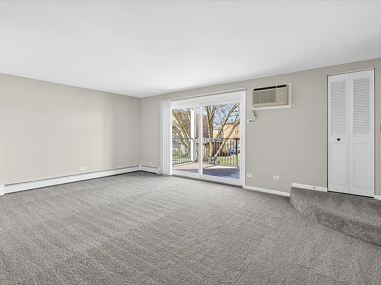 708 W 65th St #6 — Photo 11