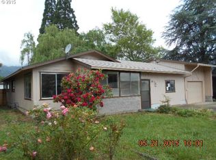 211 Mountain View Ave, Myrtle Creek, OR 97457
