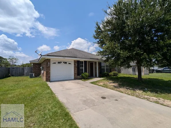 202 Augusta Way, Hinesville, GA 31313