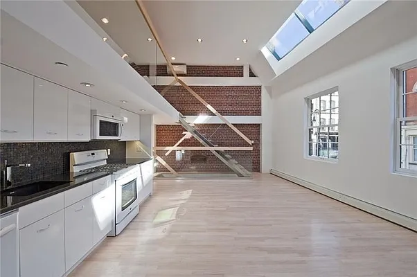 Rented by Nest Seekers International | media 23