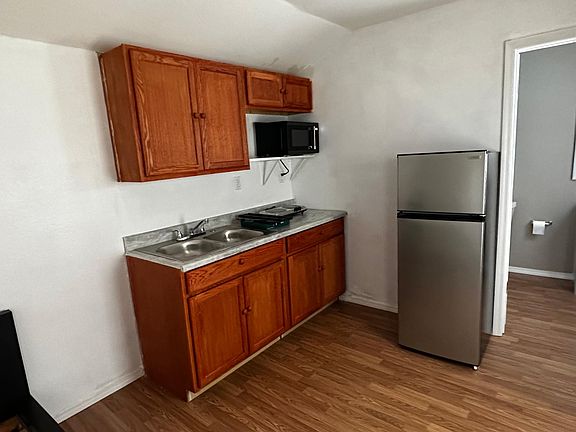 5th image of 7814 Mandarin Dr