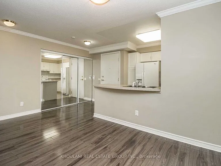 35 Kingsbridge Garden Cir #312 — Photo 13