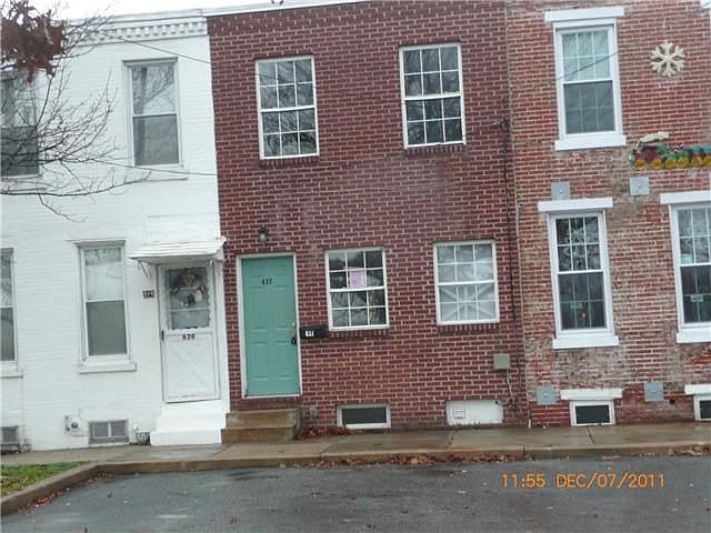 2nd image of 637 Clymer St