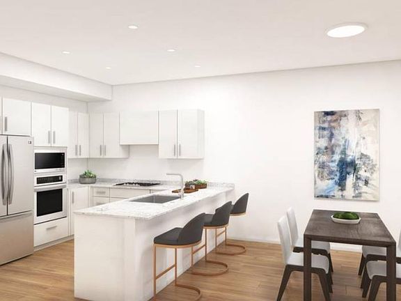 3rd image of 650 W Cornelia Ave #407