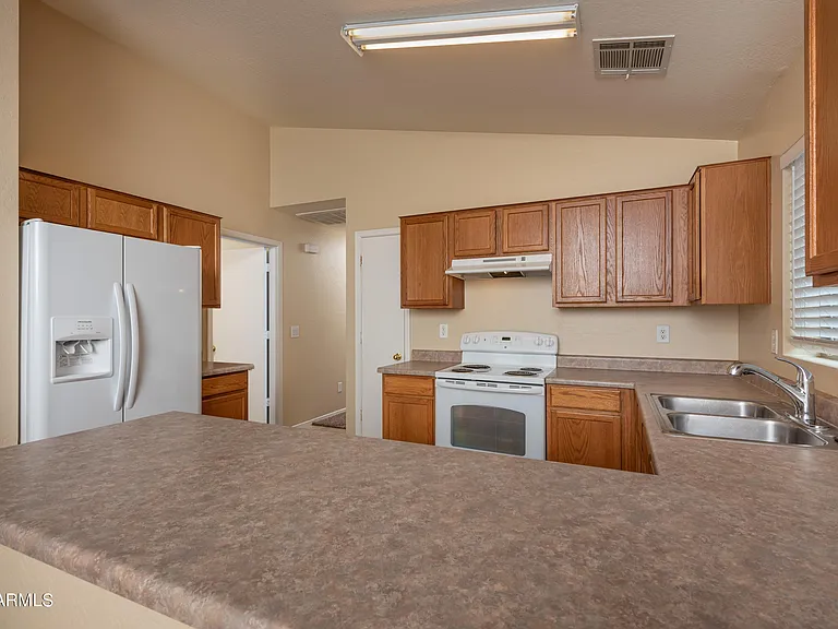 37153 W Amalfi Ave — Photo 6
