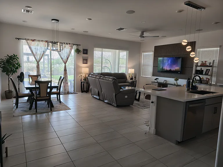 22553 E Saddle Way — Photo 2