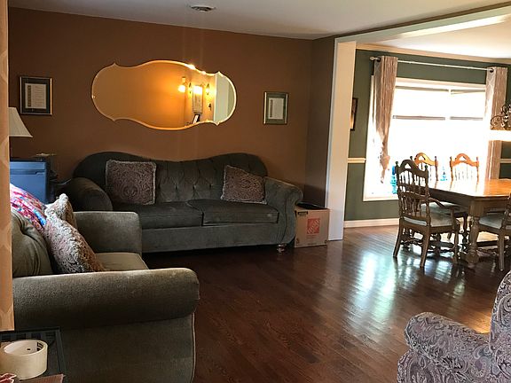 3rd image of 142 Marion St