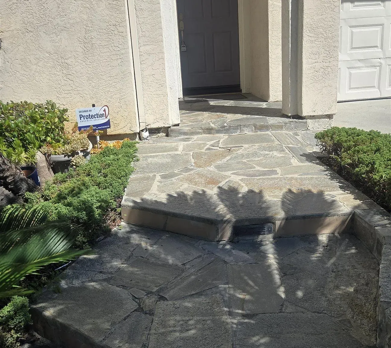 3 bed, 3.0 bath, 2092 sqft, $4,600 — Photo 3