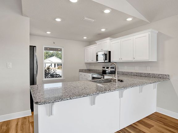 5th image of 7153 Sonny Dr