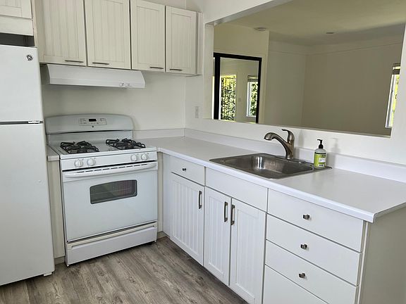 3rd image of 705 Flower Ave #4