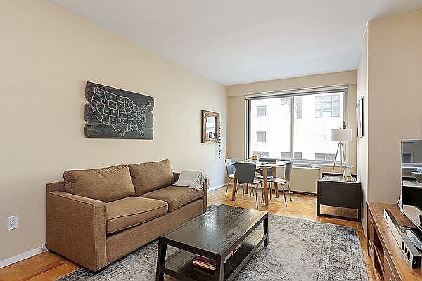 1st image of 170 E 87th St APT E3c