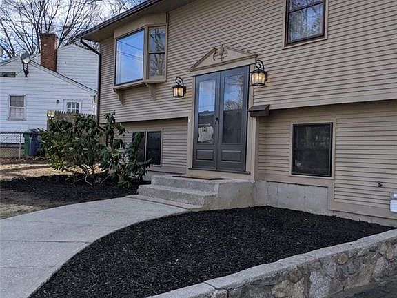 2nd image of 52 Stillwater Dr