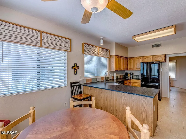 836 E Camino Diestro — Photo 19