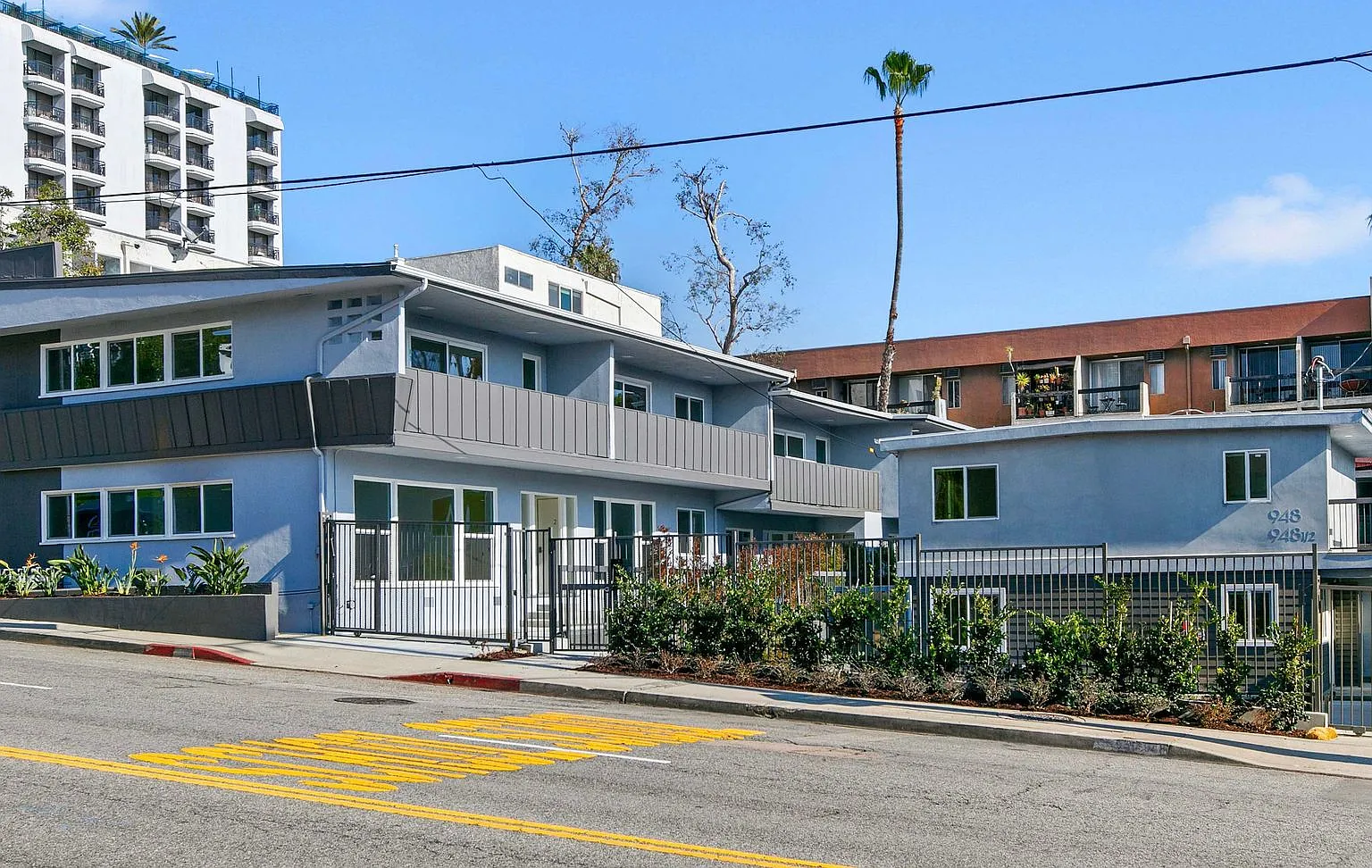 Empire at San Vicente — Photo 1
