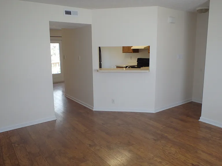 831 Claybrook Ct — Photo 9
