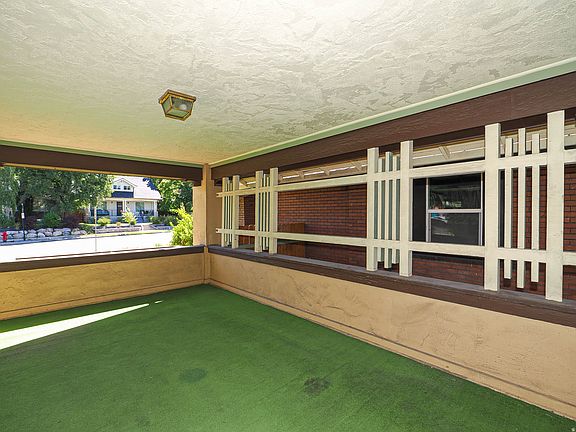 4th image of 2466 S Highland Dr