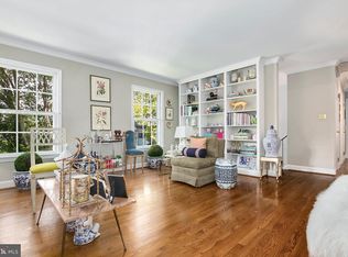 6021 Woodmont Rd, Alexandria, VA 22307