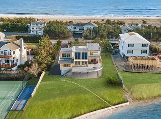 482 Dune Rd, Westhampton Beach, NY 11978