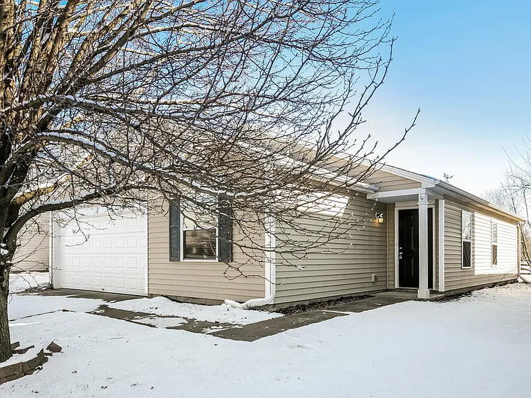 10860 Wymm Ln — Photo 2