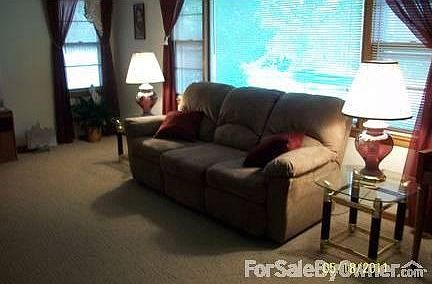 3rd image of 440 W Perry St