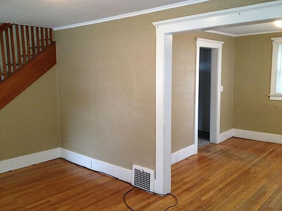 5th image of 718 E University Ave