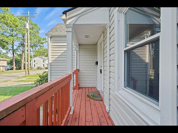 3rd image of 209 Sandpiper Dr