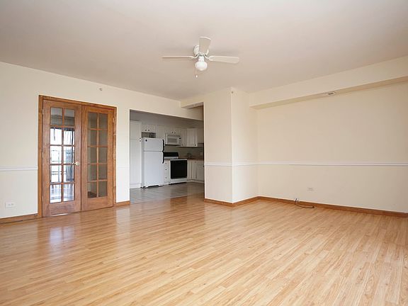 3rd image of 126 S La Londe Ave