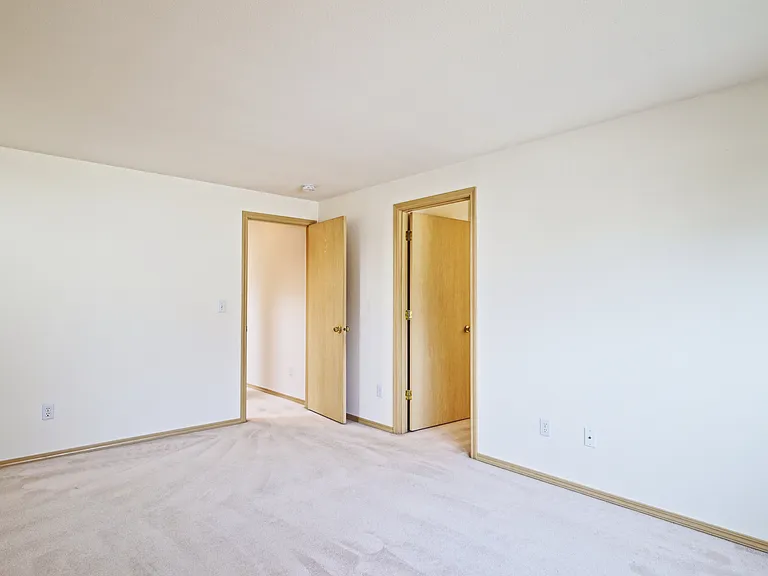 4006 NE 18th St — Photo 24
