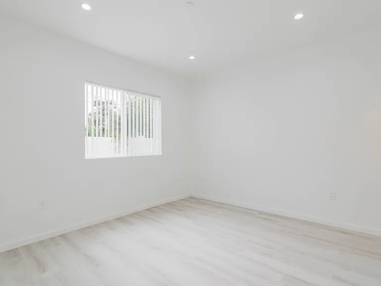 10938 Olinda St — Photo 12