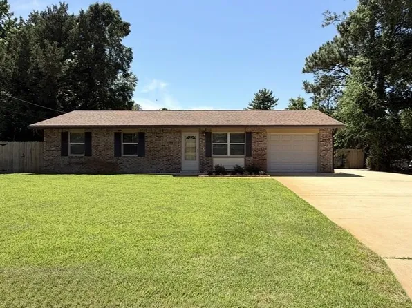 21 Mary Esther Dr, Mary Esther, FL 32569