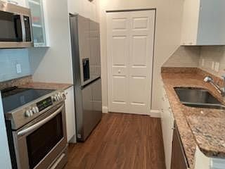 3rd image of 625 Casa Loma Blvd Unit 705