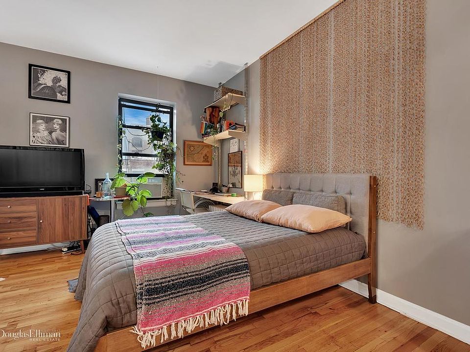 1st image of 318 W 101st St APT 10