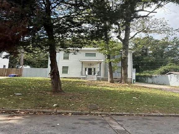 2nd image of 1847 Meadow Ln