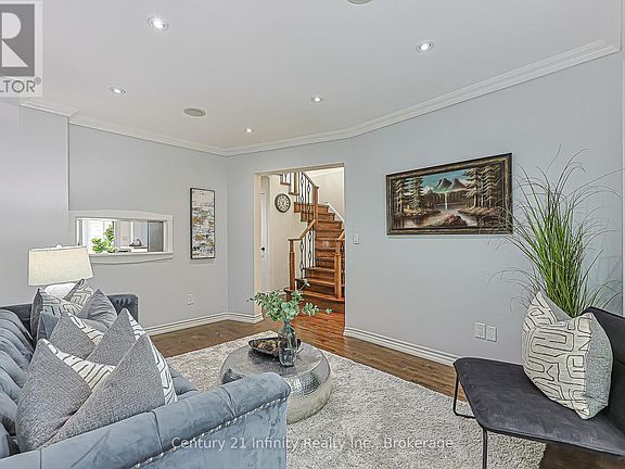 5th image of 867 Renaissance Dr