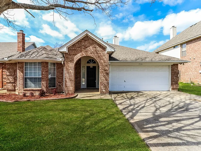 7728 Blossom Dr — Photo 1