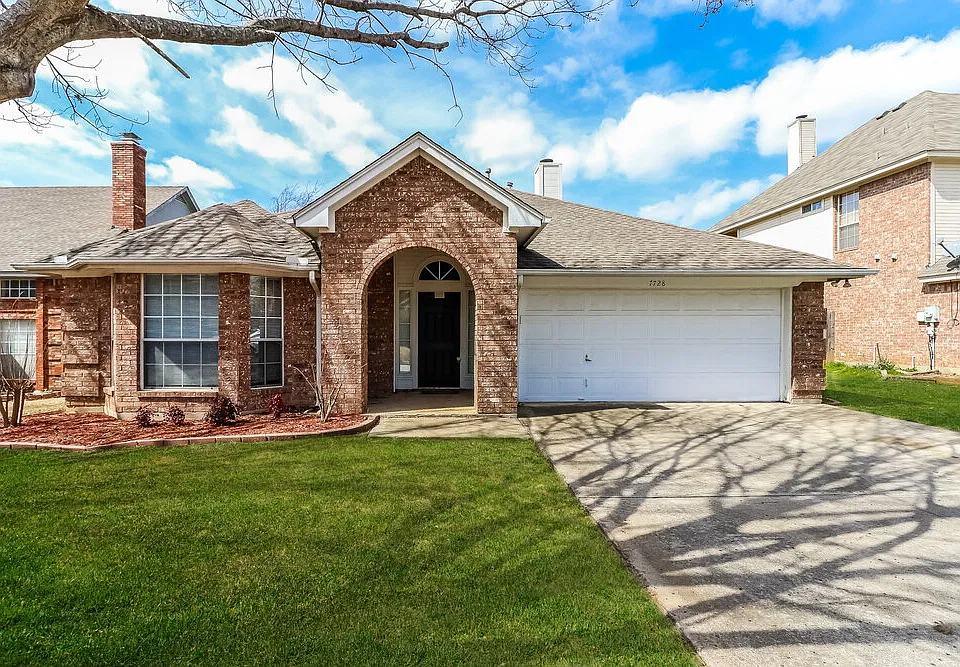 7728 Blossom Dr