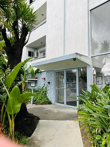 345 S Doheny Dr #207 Photo 1