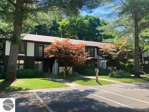 4th image of 6845 Pinebrook Dr Unit 16