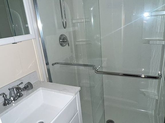 2nd image of 20 Nash St Floor 2