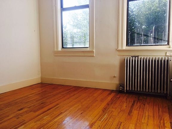 4th image of 321 Harman St APT 3L