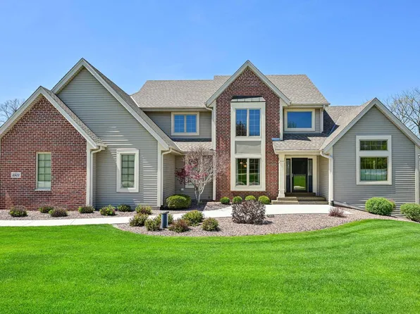 4925 South Rolling Meadow DRIVE, New Berlin, WI 53146