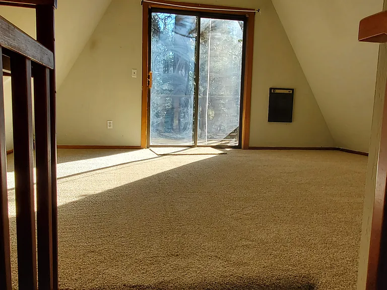8695 Golden Ave — Photo 14