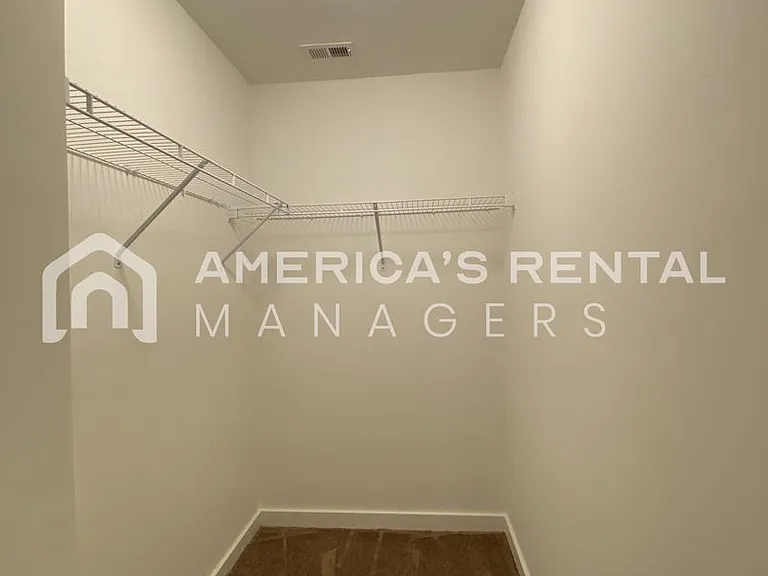 7950 Saint James Dr — Photo 22