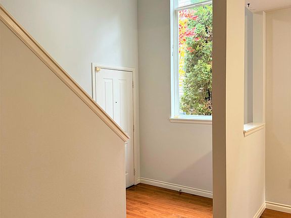 4th image of 23127 NE 8th Pl
